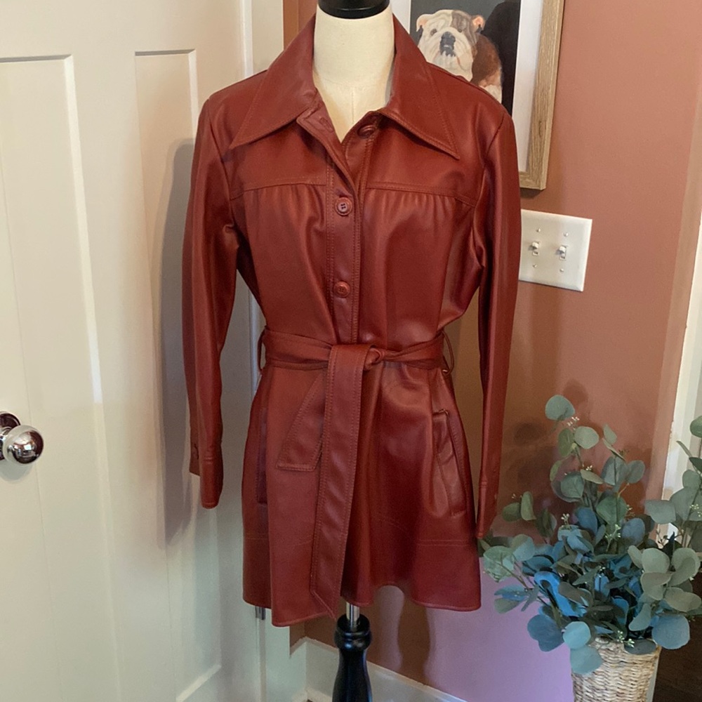 Vintage World Fashions Designed by Dori L faux leather rust tie waist lined coat
